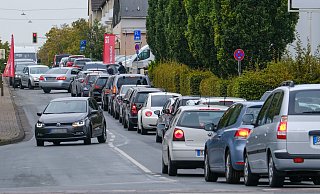 Im Bereich der Feldstraße staute es sich - bis auf die Eckendorfer Straße. - Andreas Zobe