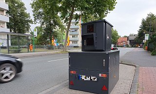 Der Blitzer steht aktuell in Friedrichsdorf - wohin er danach wandert ist noch unklar. - Archiv/Irja Most