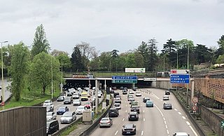 Eine Spur der Périphérique wird im Berufsverkehr für Fahrgemeinschaften, Taxis und Busse reserviert (Archivbild). - Michael Evers/dpa
