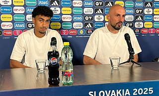 Antonio Di Salvo (r) und Nathaniel Brown freuen sich auf das Viertelfinale. - Christian Kunz/dpa