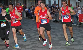 Bis Kilometer sieben bildeten sie ein geschlossenes Spitzentrio: Elias Sansar (v.l.), Pierre Danelak (früher SV Brackwede) und Patrick Boehme. - Gunnar Feicht