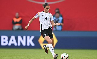 Bibiane Schulze Solano fällt mit einem Kreuzbandriss lange aus. - Sebastian Christoph Gollnow/dpa