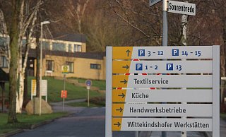 Einfahrt zum Wittekindshof im Bad Oeynhausener Stadtteil Volmerdingsen. - Ulf Hanke