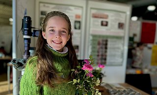 Josefine Rabcenko aus Höxter hat ein biologisches Bekämpfungsmittel gegen Mehltau entwickelt. Dafür gewann sie nun bei "Jugend forscht junior" den ersten Platz im Bereich Biologie. - Danielle Dörsing