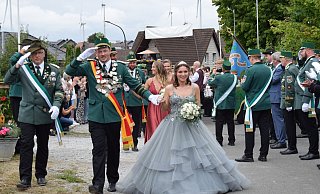 Mit harmonischer Eleganz bezauberte das Königspaar Josef Ekelt und Marie Fuchs beim Schützenfest in Dörenhagen. - Anja Ebner