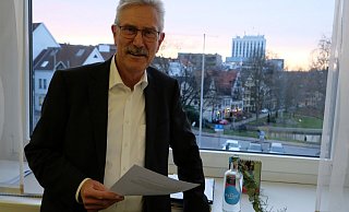 Bernhard Hartmann steuerte aus seinem Büro mit Blick ins Paderquellgebiet 15 Jahre lang die Paderborner Finanzen. - Hans-Hermann Igges