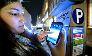 Das Parkticket per Smartphone ist in anderen Städten – wie hier in Bielefeld – bereits seit Jahren erprobt. - Andreas Frücht