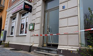 Bei einer Begehung des Brandortes stießt die Polizei auf große Zerstörung. - Heike von Schulz