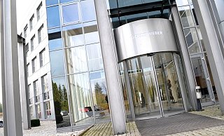 Aktienhandel im Fokus: Die Finanzaufsicht BaFin hat bei der Staatsanwaltschaft Braunschweig Anzeige wegen des Verdachts auf Insiderhandel mit Gerry-Weber-Aktien gestellt. - Nicole Donath
