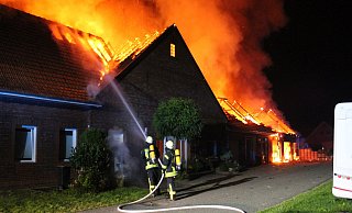 Das Wohnhaus in Westrup brannte komplett nieder. - Torsten Fischer/Feuerwehr Stemwede