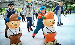 Ein Ausflug zur Oetker-Eisbahn ist für Familien ein schönes Ausflugsziel. - Barbara Franke