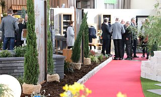 Bei der Paderbau können Besucher den direkten Kontakt zu Handwerkern und Dienstleistern rund ums Thema Hausbau, Sanierung und Garten finden. - Marc Schröder