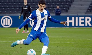 Er erklärt, warum er sich für eine Zukunft in der algerischen Nationalmannschaft entschieden hat. - Soeren Stache/dpa