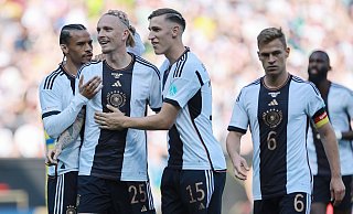 Marius Wolf (2.v.l) überzeugte beim 3:3 gegen die Ukraine. - Christian Charisius/dpa