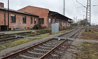 Die alte Güterhalle will Immobilienbesitzer Orhan Savci erhalten. Ende Januar wird sie entkernt und renoviert, damit sie als Multifunktionshalle genutzt werden kann. - Rainer Stephan