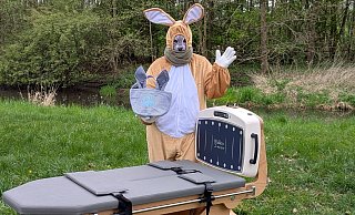 Oster-Überraschung: Passend zu den Feiertagen stand das Galileo-Gerät bei Familie Kemner. Der Osterhase winkte noch kurz und verschwand dann. - Familie Kemner