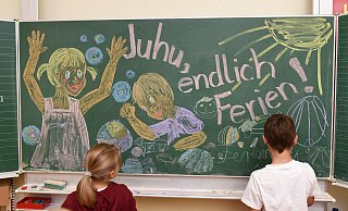 Die Schule schließt, aber Urlaub ist noch nicht in Sicht - für diesen Fall gibt es jetzt ein neues Konzept in Löhne. - dpa