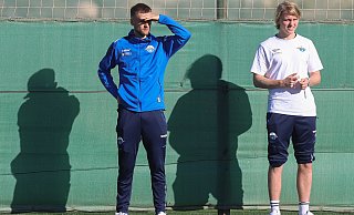 Die verletzten SCP-Akteure Sebastian Klaas (l.) und Felix Götze sind bei den Testspielen und beim Mannschaftstraining weiterhin zum Zuschauen verdammt. - Oliver Krato