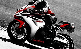 Auf einer Honda "CBR 600 RR"-Supersportler-Maschine flüchtete das Duo vor dem Streifenwagen - zunächst mit Erfolg. - Symbolfoto: pixabay / Creative Common