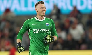 SCP-Torwart Markus Schubert hatte in Köln bei seinem ersten Zweitligaspiel für Paderborn wenig Arbeit, aber viel zu lachen. - picture alliance / DeFodi Images