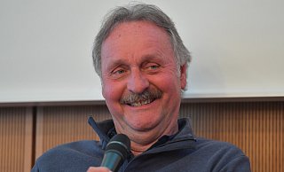 Peter Neururer war beim Sponsorenabend des FC Gütersloh in Plauderlaune. - sport/presse/foto Dünhölter