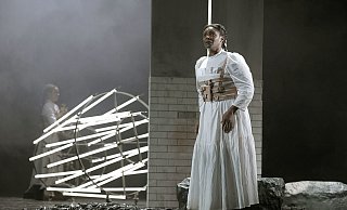 Elizabeth Llewellyn gibt eine Aida von enormer dramatischer Dringlichkeit. - Bettina Stoess