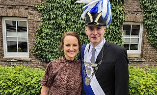 Vom Oberst zum König: Andreas und Teresa Vieth regieren die Schützen in Großeneder. - Schützen Großeneder