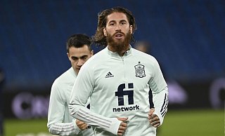 Verteidiger Sergio Ramos (vorne) lief insgesamt 180 Mal für die spanische Nationalmannschaft auf. - Alessandro Della Valle/KEYSTONE/dpa/Archivbild
