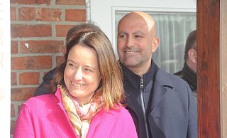 Ex-Landrätin Anna Katharina Bölling (CDU) stand keine zwei Jahre an der Spitze des MKK-Verwaltungsrates. Das sich abzeichnende Defizit der MKK soll Bölling bereits im Sommer 2022 nicht ganz unbekannt gewesen sein. Öffentlich wurde die Kassenlage später. Für den MKK-Verwaltungsrat ist der 3. Dezember 2022 genannt, für die Öffentlichkeit der Abend des 19. April 2023. Da war dann schon Ali Dogan (SPD) als neuer Landrat Vorsitzender des MKK-Verwaltungsrates. - Joern Spreen-Ledebur Ex-Landrätin Anna Katharina Bölling (CDU) stand keine zwei Jahre an der Spitze des MKK-Verwaltungsrates. Das sich abzeichnende Defizit der MKK soll Bölling bereits im Sommer 2022 nicht ganz unbekannt gewesen sein. Öffentlich wurde die Kassenlage später. Für den MKK-Verwaltungsrat ist der 3. Dezember 2022 genannt, für die Öffentlichkeit der Abend des 19. April 2023. Da war dann schon Ali Dogan (SPD) als neuer Landrat Vorsitzender des MKK-Verwaltungsrates. - Joern Spreen-Ledebur