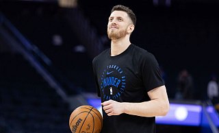 Bei den Olympischen Spielen 2028 in Los Angeles wäre der NBA-Profi Isaiah Hartenstein nach eigenen Angaben gerne dabei. - Benjamin Fanjoy/FR171948 AP/AP/dpa