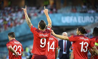 Haris Seferovic brachte die Schweiz schon früh in Führung. - Jean-Christophe Bott/KEYSTONE/dpa