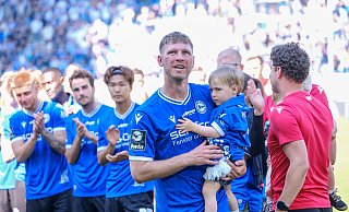 Fabian Klos nach dem entscheidenden Spiel gegen Halle. - Andreas Zobe