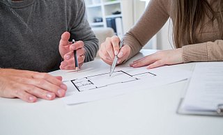 Vor dem Hausbau an die Abdichtung denken: Fehler bei der «Weißen Wanne» können später kostspielige Schäden verursachen. - Christin Klose/dpa-tmn