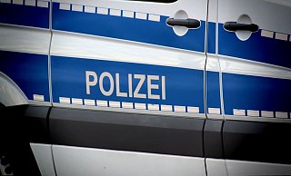 Die Polizei fahndete nach einem unbekannten Mercedesfahrer. - Symbolbild: Pixabay