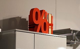 Satte Rabatte und echte Schnäppchen: In OWL gibt es Möbel-Outlets, wo Produkte zu günstigen Preisen verkauft werden. - Sevim Hangül