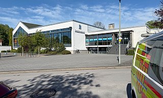 Offenbar beim Wechseln der Chlorgasflaschen im Schloß Neuhäuser Residenzbad am Schlossgarten war am Ostermontag eine geringe Menge Chlorgas festgestellt worden. - Ralph Meyer