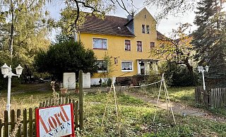 Die Polizei durchsuchte im Rahmen der Ermittlungen gegen ein mutmaßliches Mitglied des Islamischen Staates unter anderem ein ehemaliges Hotel in Paderborn. - Ralph Meyer