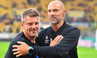SCP-Coach Lukas Kwasniok (l.) und Dresdens Trainer Alexander Schmidt stehen sich am Samstag schon zum dritten Mal in dieser Saison gegenüber. Im DFB-Pokal behielt Schmidts Team mit 2:1 die Oberhand. Das Zweitliga-Hinspiel in Dresden gewann der SCP mit 3:0. - imago images/Hentschel
