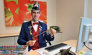 Regiert bis Aschermittwoch aus dem Homeoffice. Tobias Voss, Abteilungsleiter des Elferrats Ovenhausen. - Elferrat Ovenhausen