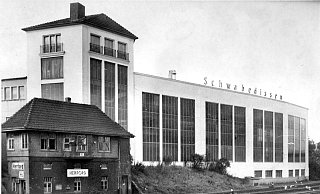 Noch mit Stellwerk: Die Maschinenbaufirma Schwabedissen in den 1960er Jahren. - Georg Heese (Kommunalarchiv)