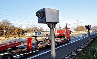 Zwischen den Anschlussstellen Bielefeld-Süd und Bielefeld-Ost in Fahrtrichtung Hannover wird ab Montag die Fahrbahn der A2 saniert. - Jens Reichenbach