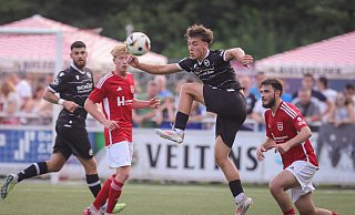 Arminia Bielefelds Talent Max Lippert (Mitte): Der 18-Jährige kann auf einen Platz im Oberliga-Kader der U21 hoffen. - Oliver Krato