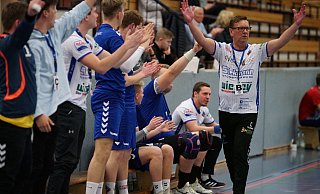 Familienoberhaupt: Stephan Neitzel, 52, ist Trainer der TuS-97-Reserve, gleichzeitig Lehrer und Ex-Coach des Schütforth-Sprößlings. Er gewinnt schon mal ein Whatsapp-Quiz. Foto: Peter Unger - Peter Unger