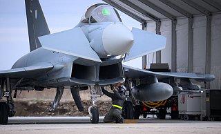 Bisher hat die Bundesregierung Eurofighter-Lieferungen wegen der Rolle Saudi-Arabiens im Jemen-Krieg und der Menschenrechtslage in dem Land abgelehnt. - Bernd von Jutrczenka/dpa
