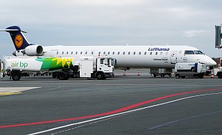 Eine Lufthansa-Maschine am Flughafen Paderborn/Lippstadt. - Ralph Meyer (Archiv)