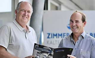 Geschäftsführer/Mitgesellschafter Michael Böhm (r.) und Prokurist Dirk Erdsiek stehen für innovative Klimatechnik. - Foto: P. Unger