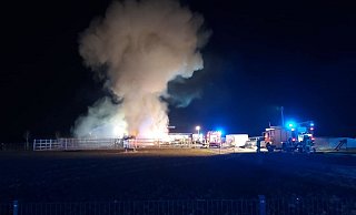 Die Flammen sind schon von Weitem zu sehen. - Florian Weyand