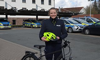 Pia Jungmann ist neue Verkehrssicherheitsberaterin bei der Polizei Höxter. Sie leitet unter anderem den Fahrradlehrgang der vierten Klassen. - Nicole Fischer