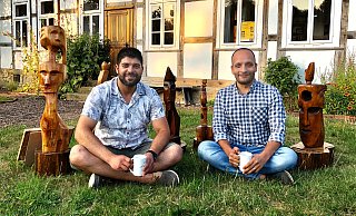 Merwan Omar (links) und Hussien Khedr haben sich in Hiddenhausen kennengelernt. - Alexander Jenniches