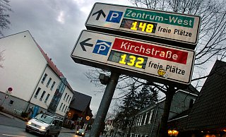 Die Gütersloher Schausteller um August Schneider beklagen fehlende Parkmöglichkeiten in der Dalkestadt. - Raimund Vornbäumen